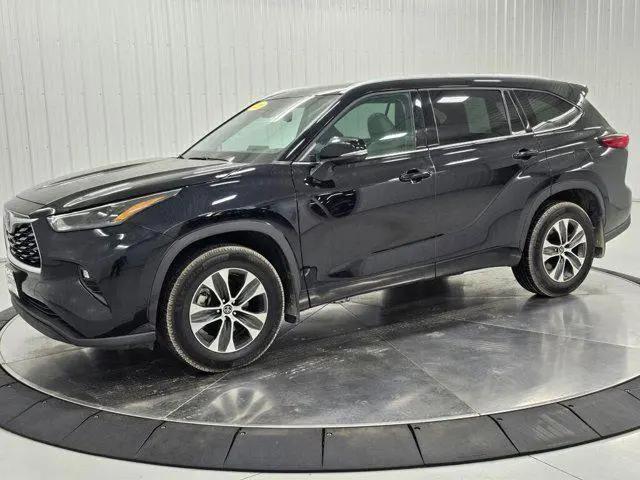 2022 Toyota Highlander XLE for sale in Mason City, IA