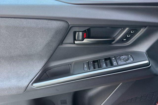2026 Toyota C-HR XSE