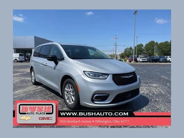 2024 Chrysler Pacifica Touring L for sale in Wilmington, OH