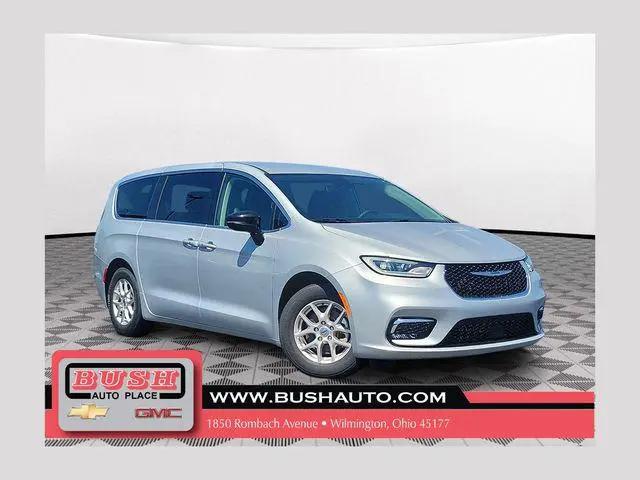 2024 Chrysler Pacifica Touring L for sale in Wilmington, OH