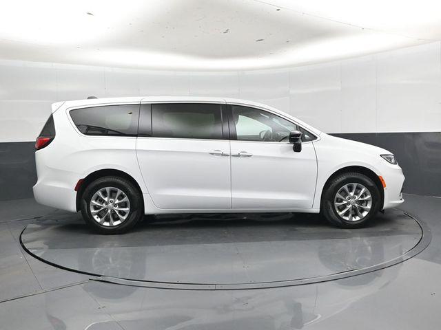 2026 Chrysler Pacifica Limited AWD
