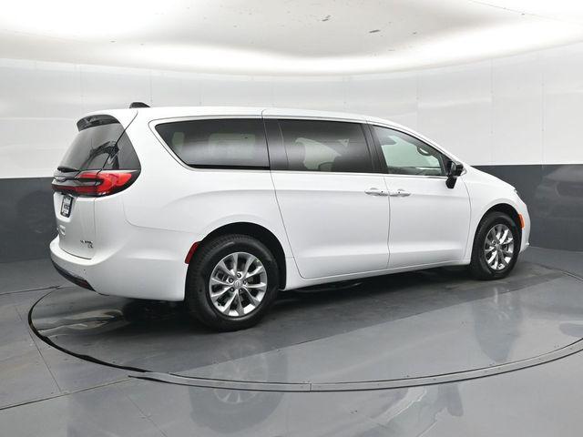 2026 Chrysler Pacifica Limited AWD