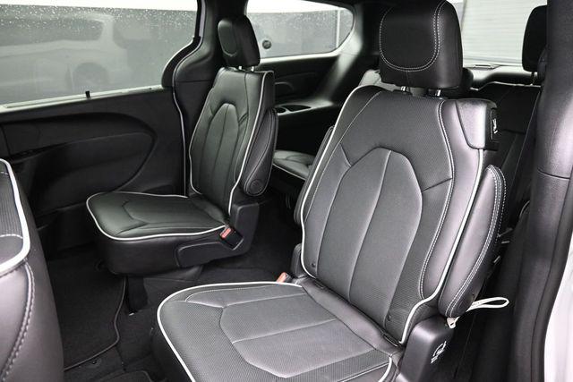 2026 Chrysler Pacifica Limited AWD