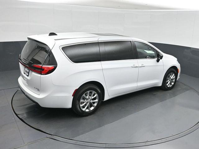 2026 Chrysler Pacifica Limited AWD