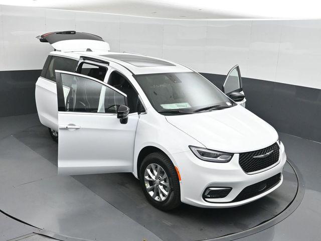 2026 Chrysler Pacifica Limited AWD