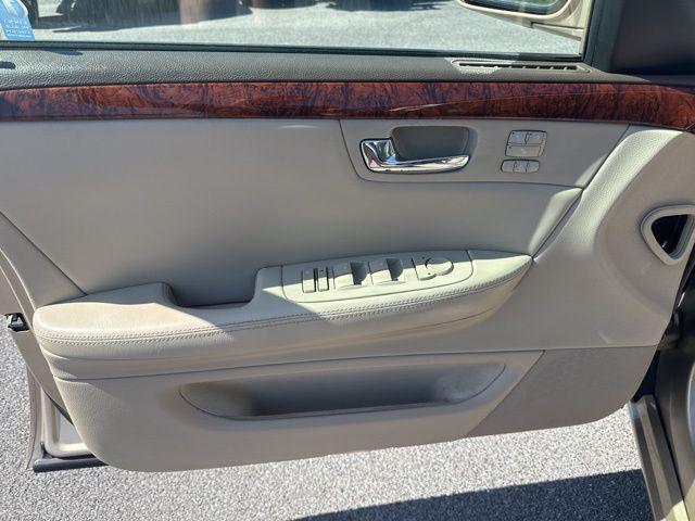 2006 Cadillac DTS Standard