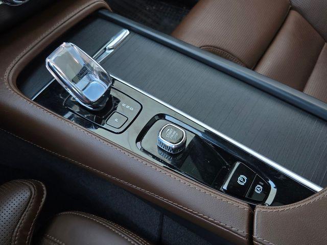2024 Volvo XC90 Recharge T8 Ultimate Bright Theme 7-Seater