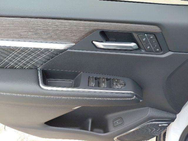 2026 GMC Acadia Denali FWD