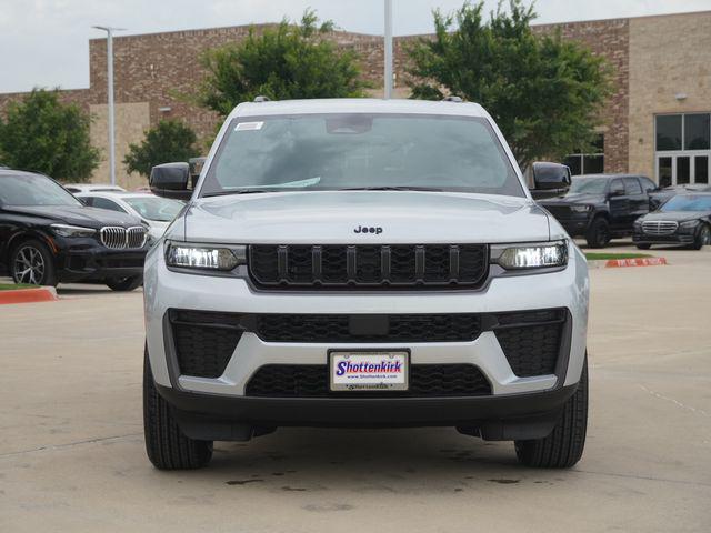 2026 Jeep Grand Cherokee L Altitude 4x2