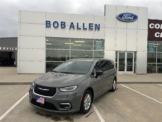 2025 Chrysler Pacifica Select for sale in Pleasanton, KS