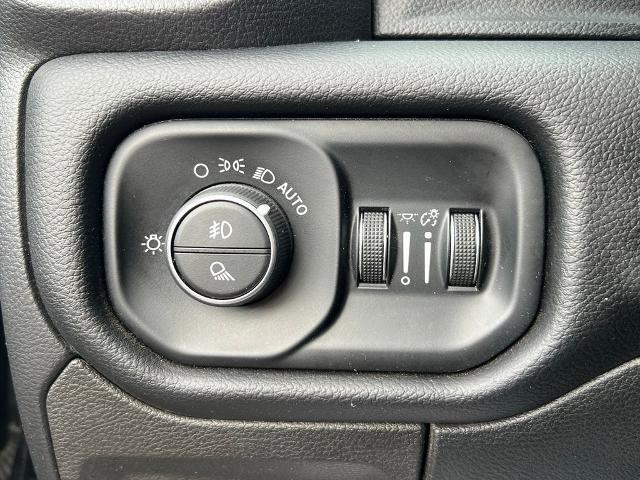 2019 Ram 1500 Laramie Crew Cab 4x4 5'7" Box