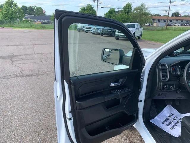 2025 Ram 1500 Tradesman Crew Cab 4x4 5'7" Box