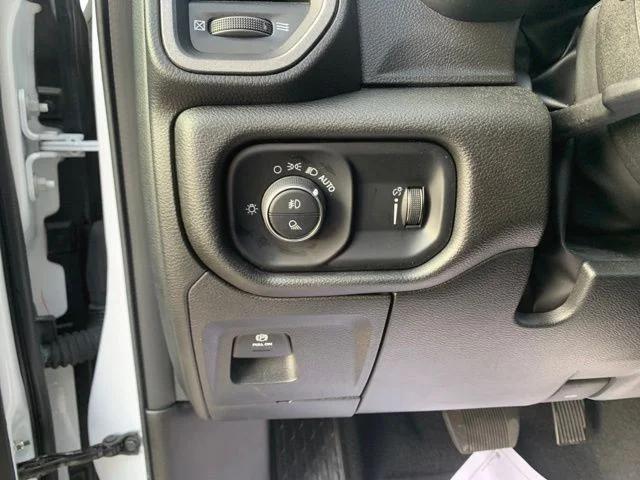 2025 Ram 1500 Tradesman Crew Cab 4x4 5'7" Box