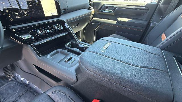 2026 GMC Sierra 2500HD Crew Cab, Standard Bed, AT4, 4WD