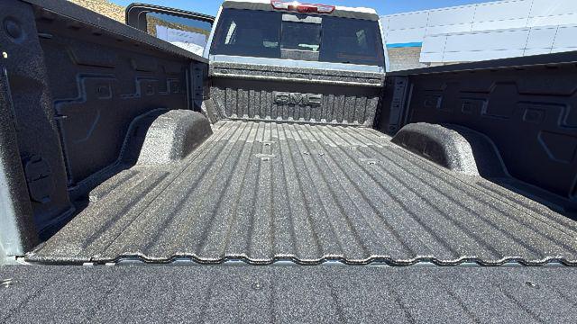 2026 GMC Sierra 2500HD Crew Cab, Standard Bed, AT4, 4WD