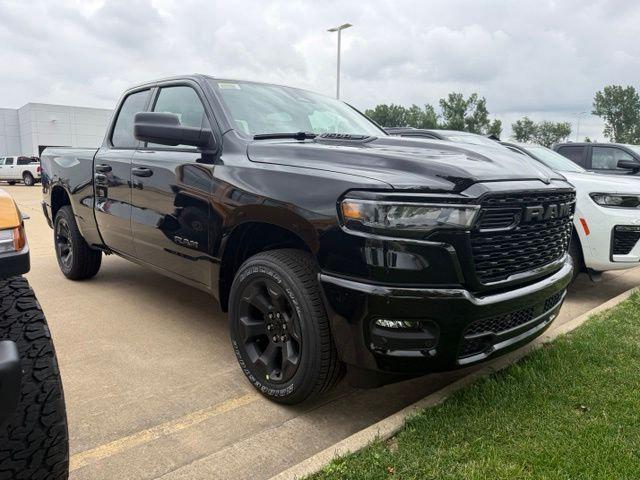 2026 RAM Ram 1500 RAM 1500 EXPRESS QUAD CAB 4X4 64 BOX