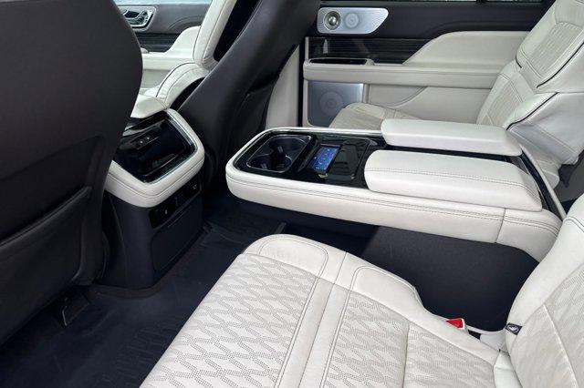 2024 Lincoln Navigator Black Label L