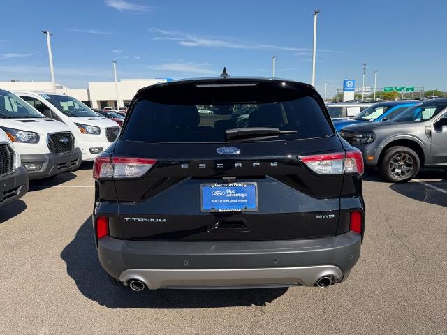 2022 Ford Escape Titanium