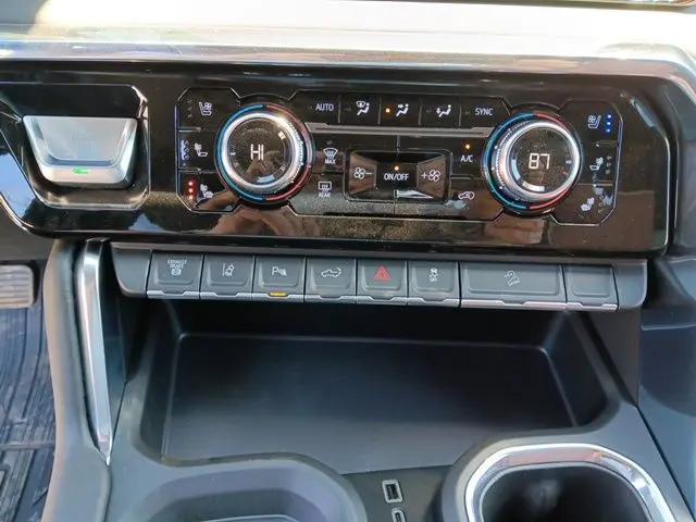 2026 GMC Sierra 2500HD Crew Cab, Standard Bed, Denali Ultimate, 4WD