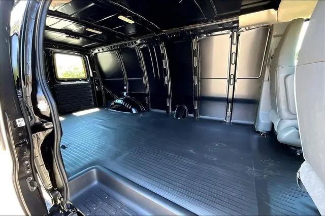 2026 Chevrolet Express Cargo Van 2500 Extended Wheelbase, WT, RWD