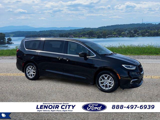 2023 Chrysler Pacifica Touring L for sale in Lenoir City, TN