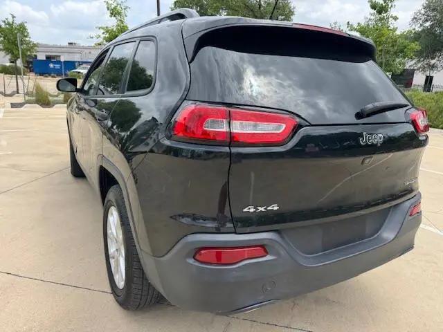 2016 Jeep Cherokee Sport
