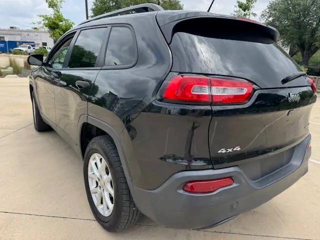 2016 Jeep Cherokee Sport
