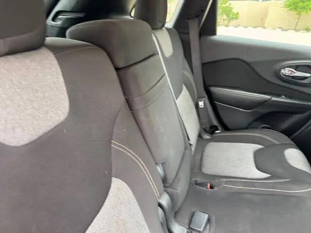 2016 Jeep Cherokee Sport
