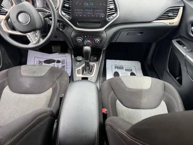 2016 Jeep Cherokee Sport