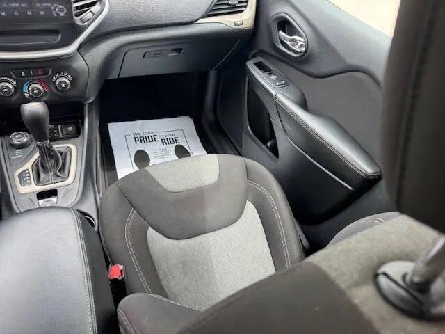 2016 Jeep Cherokee Sport