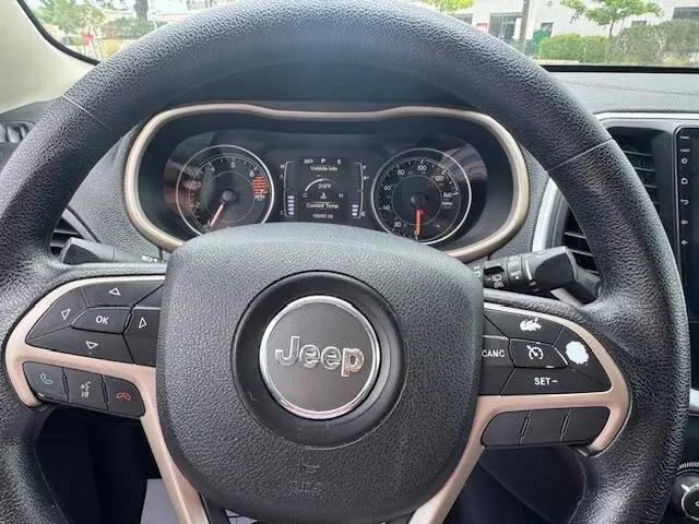 2016 Jeep Cherokee Sport