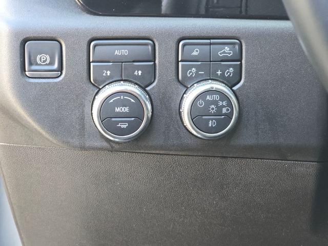 2025 GMC Sierra 1500 4WD Crew Cab Short Box SLT