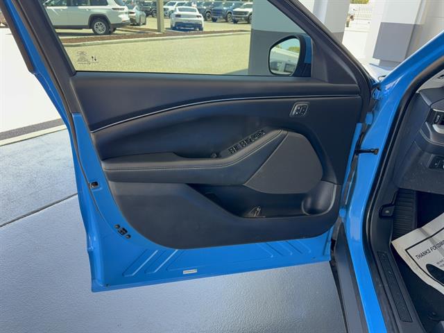 2022 Ford Mustang Mach-E Select