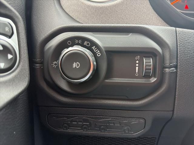 2024 Jeep Wrangler 4-Door Sahara 4x4