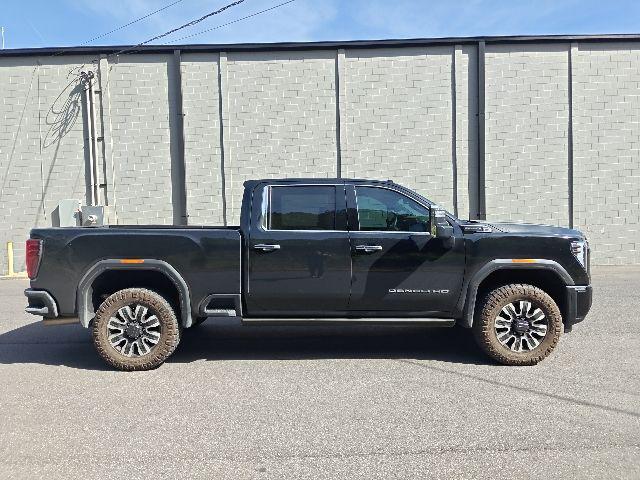 2026 GMC Sierra 2500HD Crew Cab, Standard Bed, Denali Ultimate, 4WD