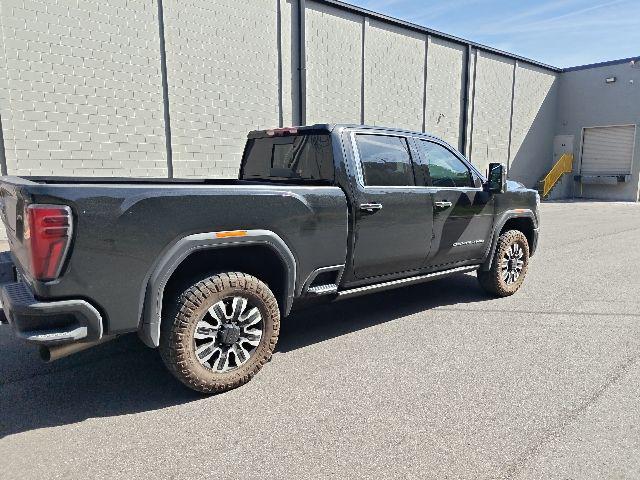 2026 GMC Sierra 2500HD Crew Cab, Standard Bed, Denali Ultimate, 4WD
