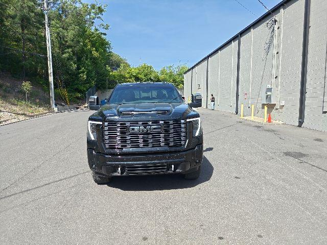 2026 GMC Sierra 2500HD Crew Cab, Standard Bed, Denali Ultimate, 4WD