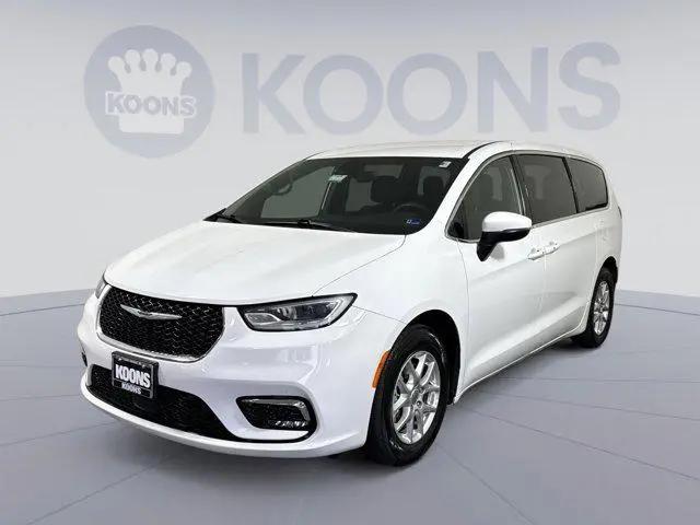 2023 Chrysler Pacifica Touring for sale in Vienna, VA