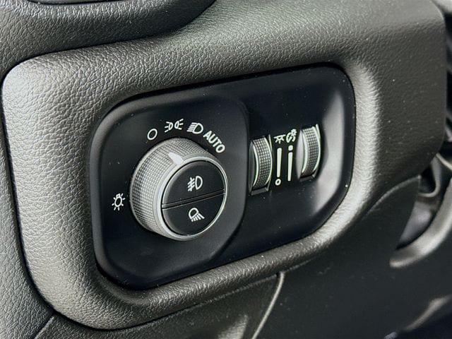 2025 Ram 1500 Big Horn Crew Cab 4x4 5'7" Box