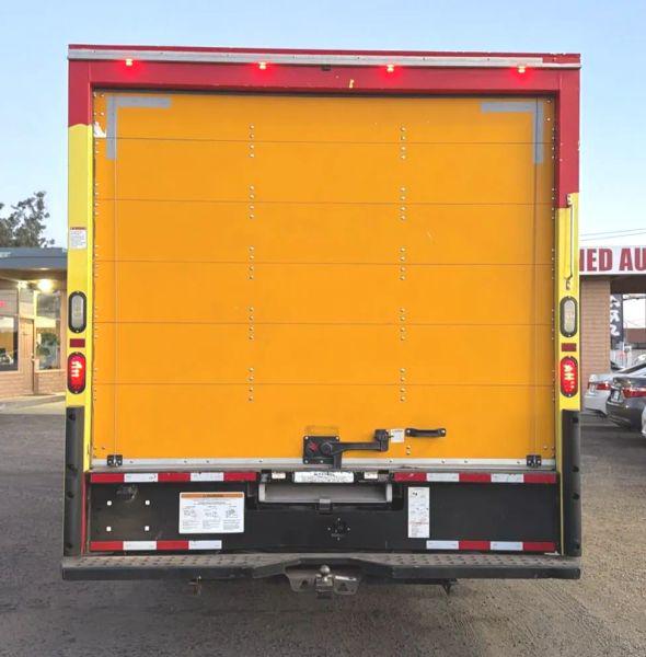 2015 GMC Savana Cutaway 3500