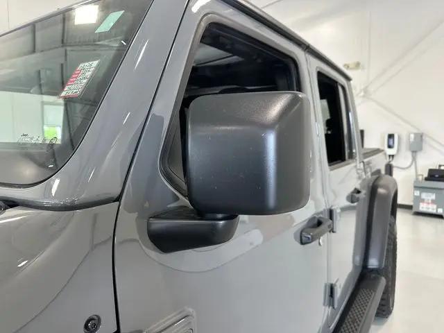 2022 Jeep Gladiator Sport