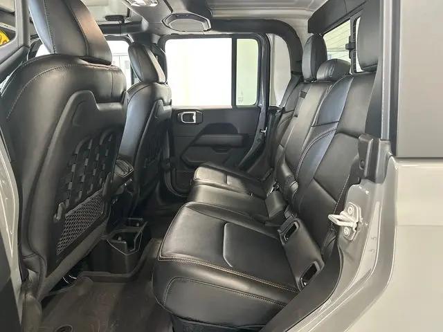 2022 Jeep Gladiator Sport