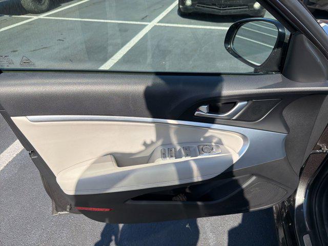 2025 Genesis G70 2.5T RWD