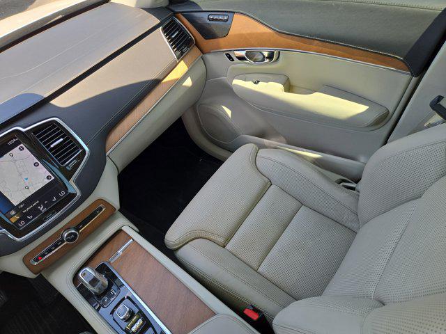 2019 Volvo XC90 Hybrid T8 Inscription