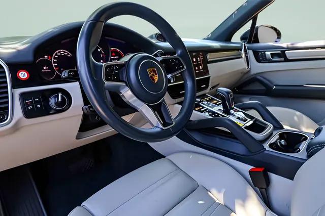 2023 Porsche Cayenne Platinum Edition