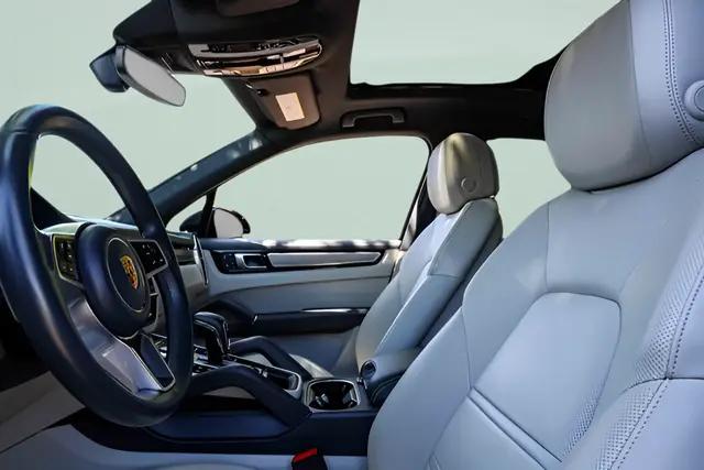 2023 Porsche Cayenne Platinum Edition