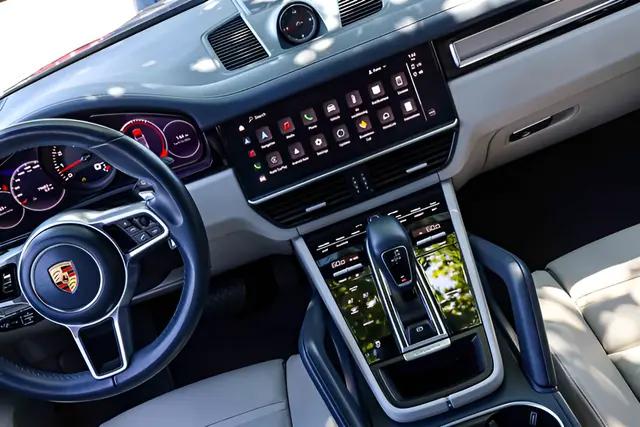 2023 Porsche Cayenne Platinum Edition