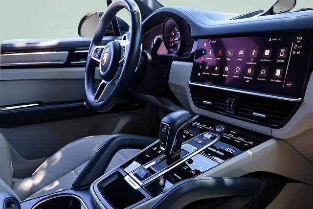 2023 Porsche Cayenne Platinum Edition