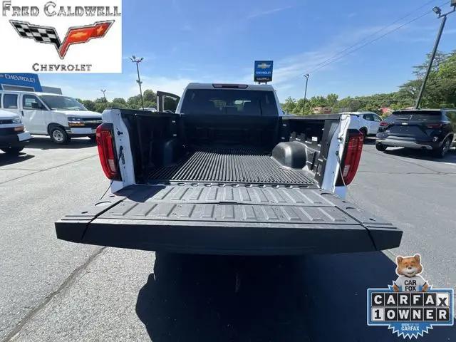 2025 GMC Sierra 1500 2WD Crew Cab Short Box SLT