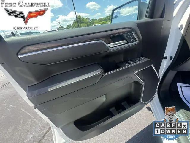 2025 GMC Sierra 1500 4WD Crew Cab Short Box SLT